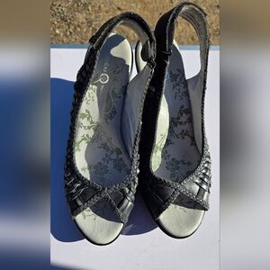 Jambu Black Women Heels